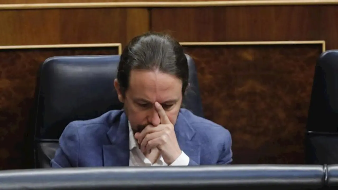 El vicepresidente segundo del Gobierno, Pablo Iglesias, durante la primera sesi&oacute;n de control al Gobierno en el Congreso de los Diputados - Javi Mart&iacute;nez / Pool