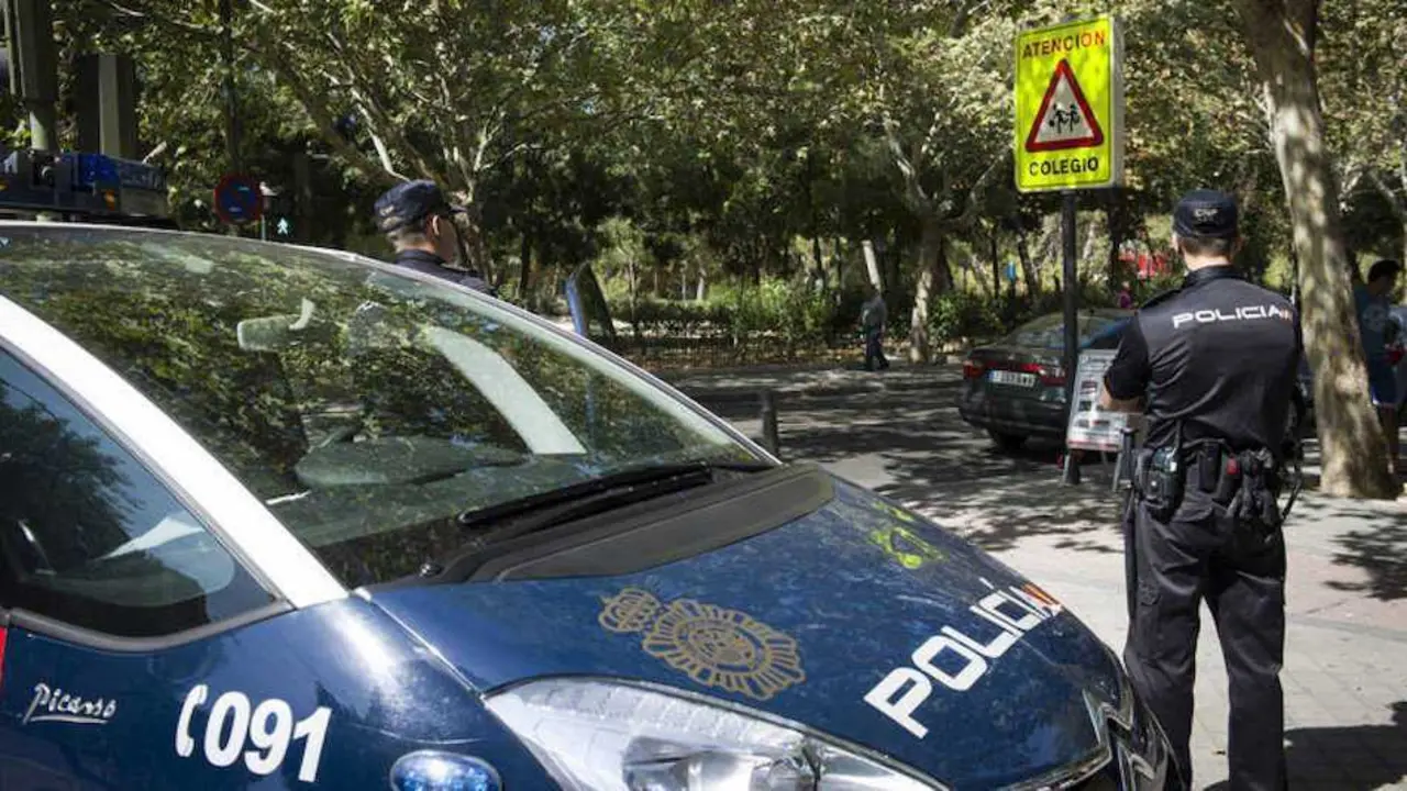 Agentes de la Polic&iacute;a Nacional en un suceso. EFE/Luca Piergiovanni/Archivo