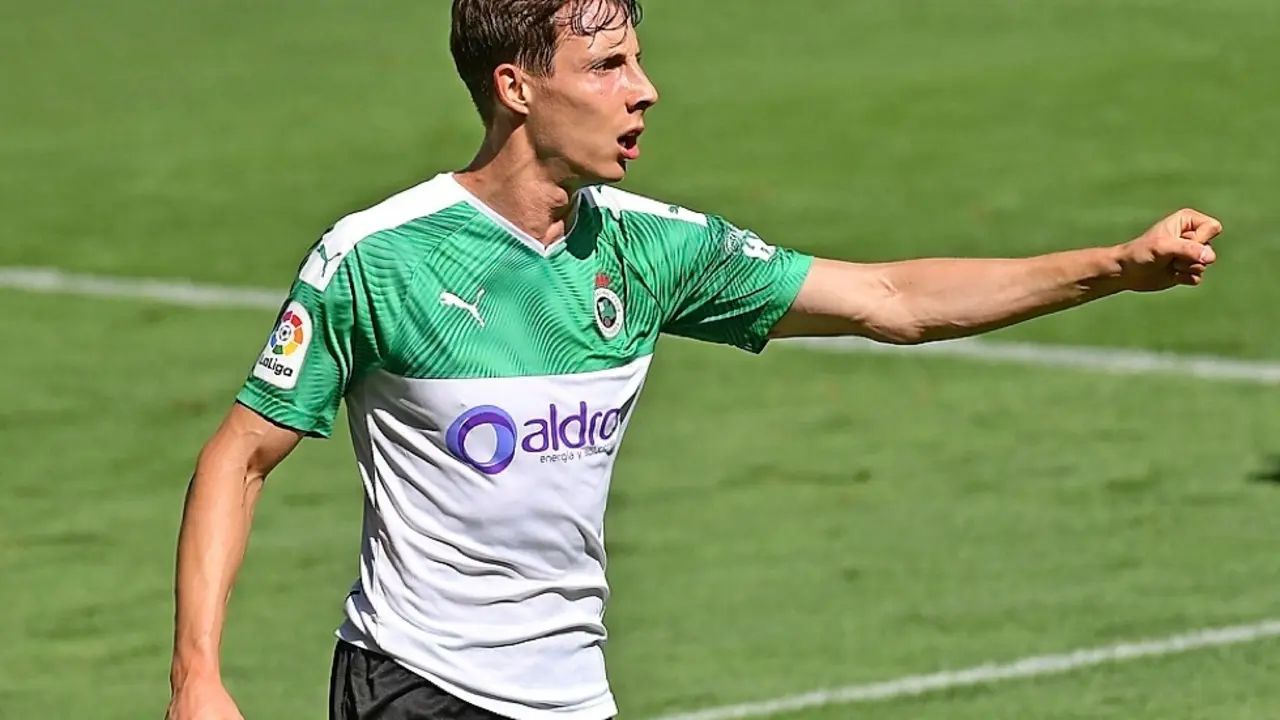 Guillermo, celebrando el gol que vali&oacute; los tres puntos contra el Huesca. / hardy