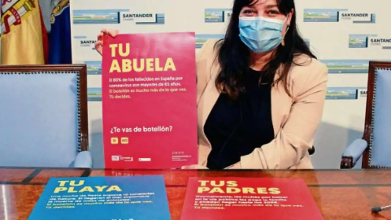 La concejala Noem&iacute; M&eacute;ndez presentando la campa&ntilde;a. / joS&eacute; rAM&oacute;n