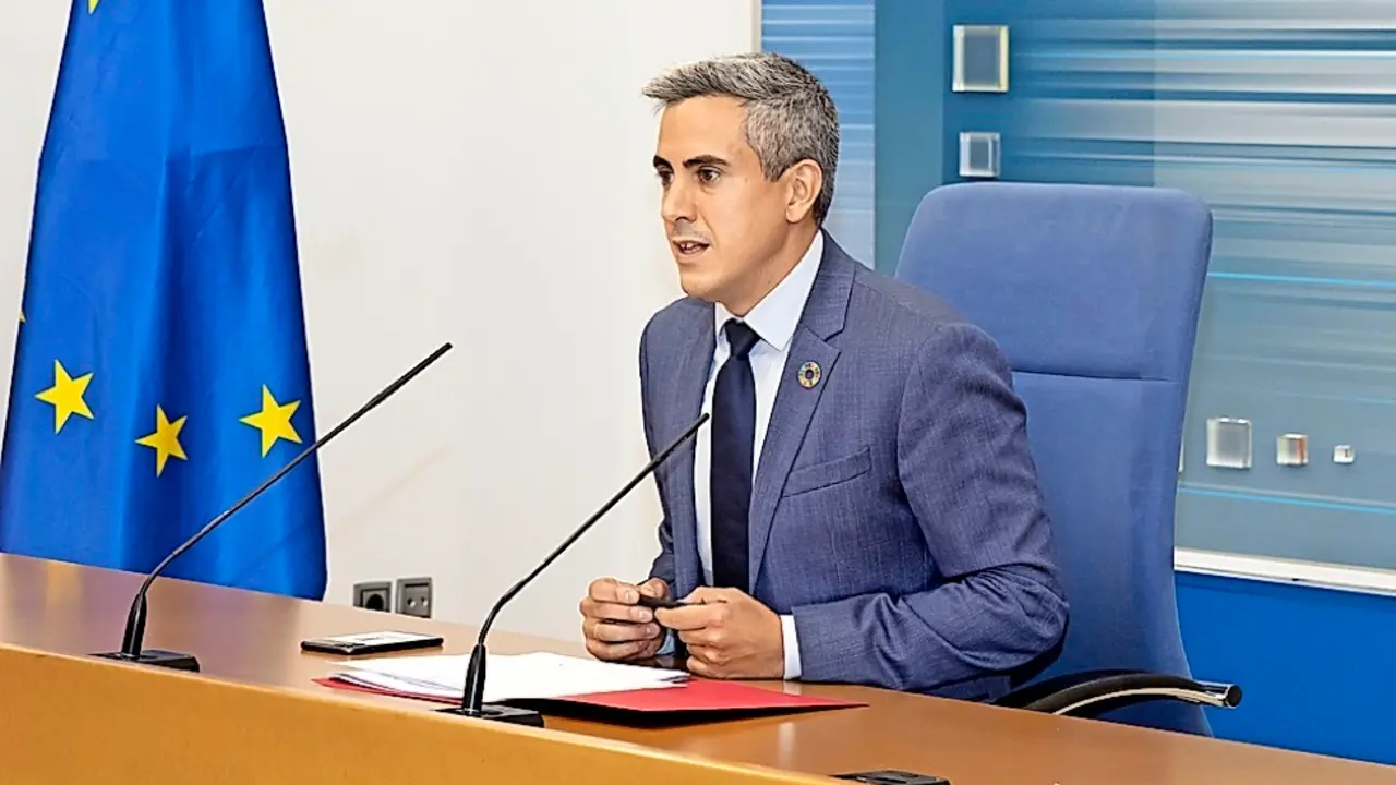 El vicepresidente y consejero de Universidades, Igualdad, Cultura y Deporte, Pablo Zuloaga, informa, en rueda de prensa, sobre los acuerdos de Consejo de Gobierno