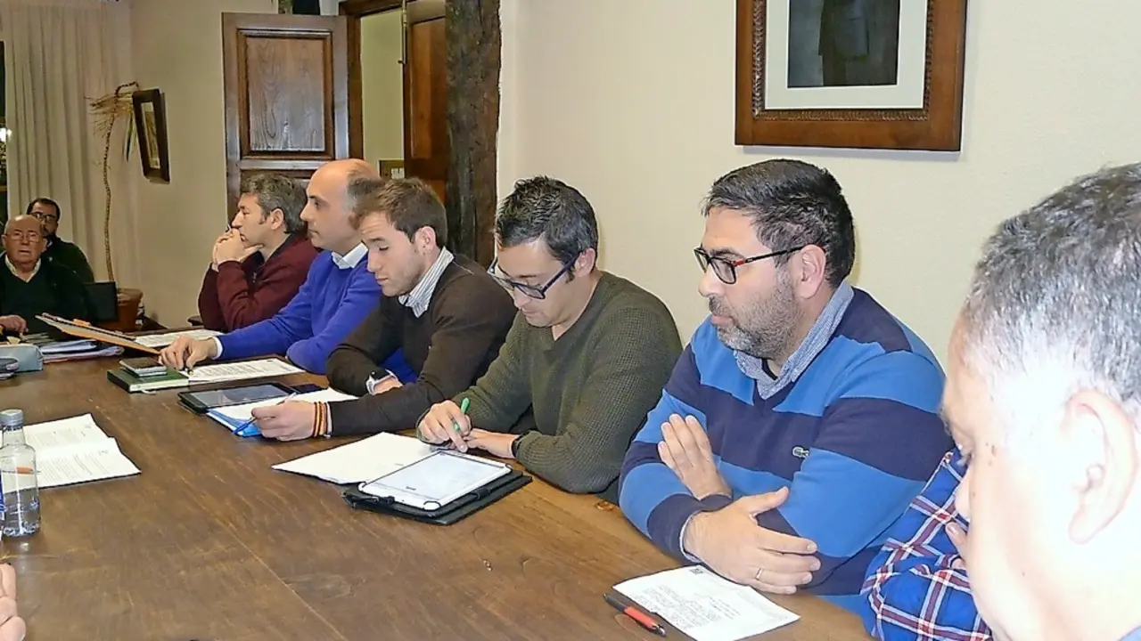 Pleno del Ayuntamiento de Cabez&oacute;n de la Sal. / Saja