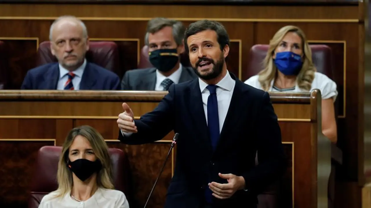 El l&iacute;der del PP, Pablo Casado, participa en una sesi&oacute;n del pleno del Congreso de los Diputados este mi&eacute;rcoles en Madrid. EFE/Chema Moya