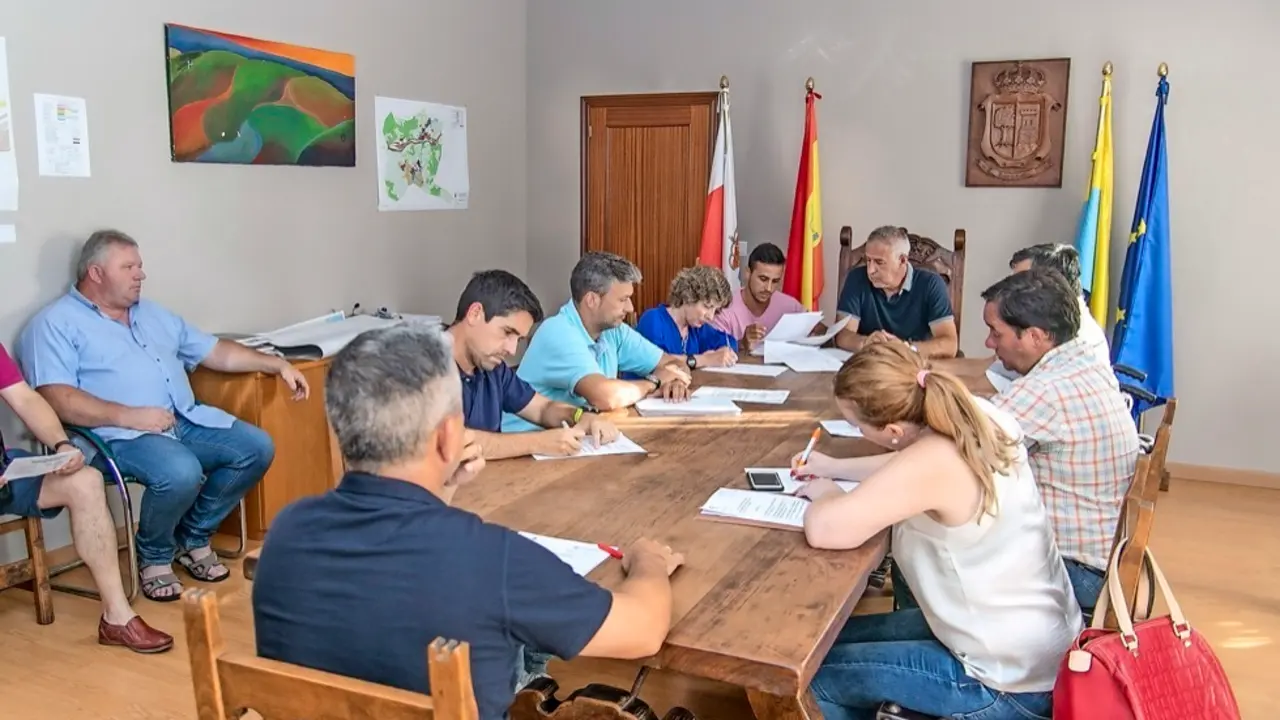 Pleno del Ayuntamiento de Hazas de Cesto. / ALERTA
