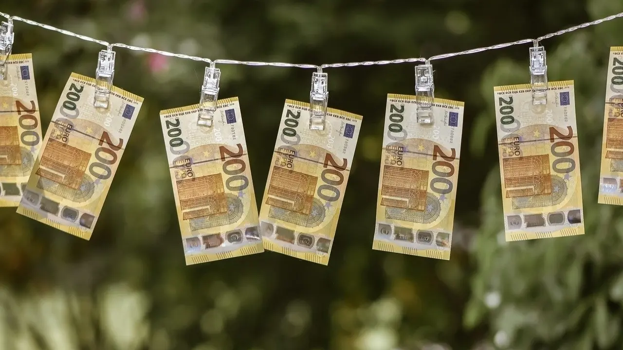 money-5244058_1280__1_