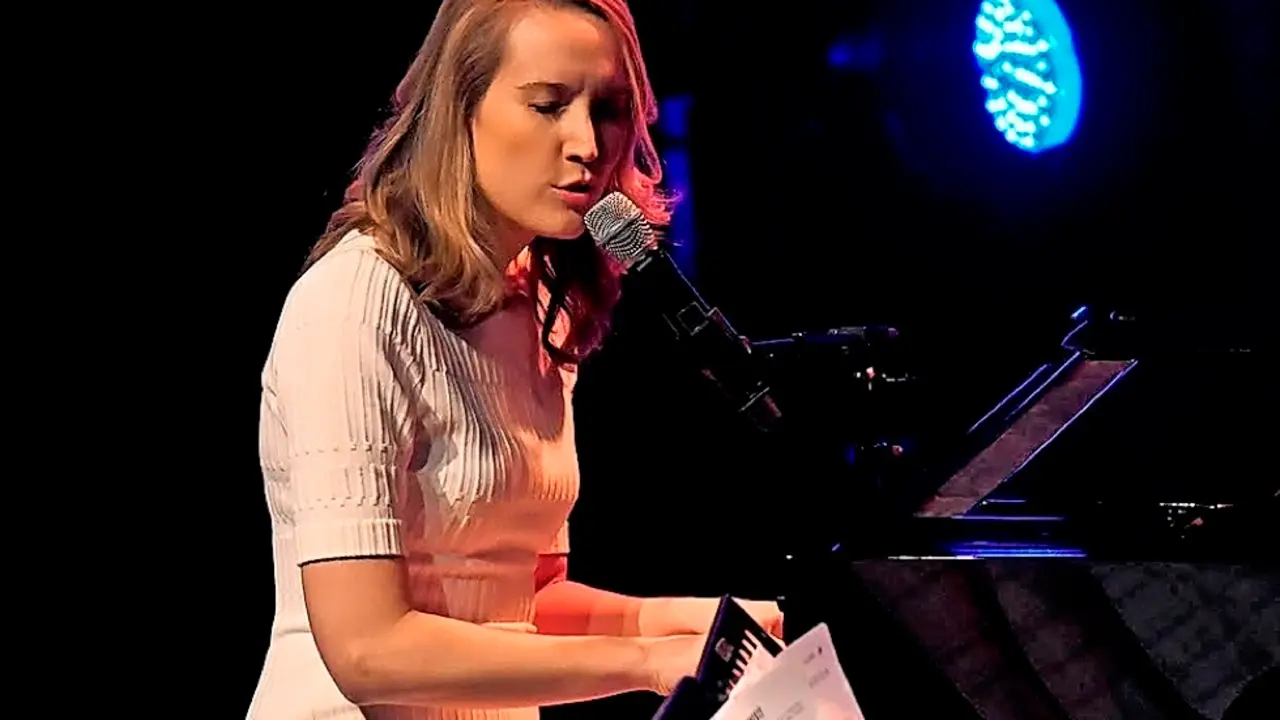 La pianista y cantante australiana Sarah Mckenzie.