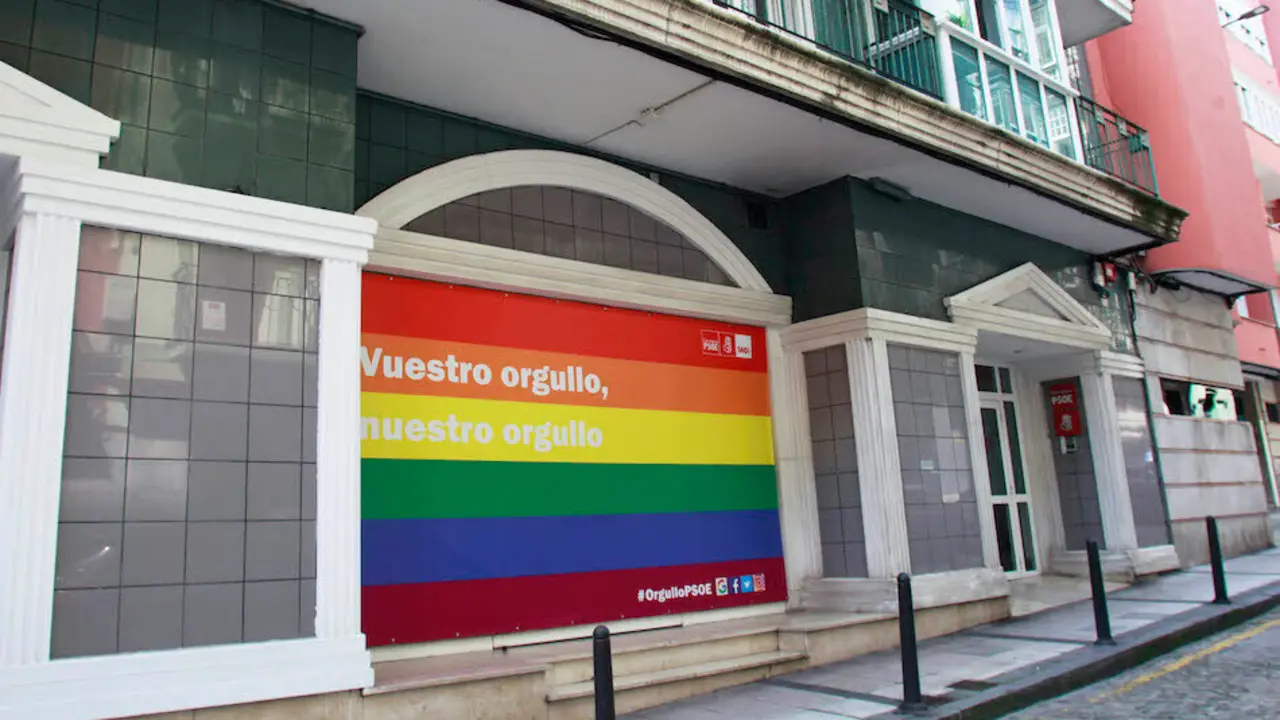 Sede del PSC-PSOE en Bonifaz. / J.R.