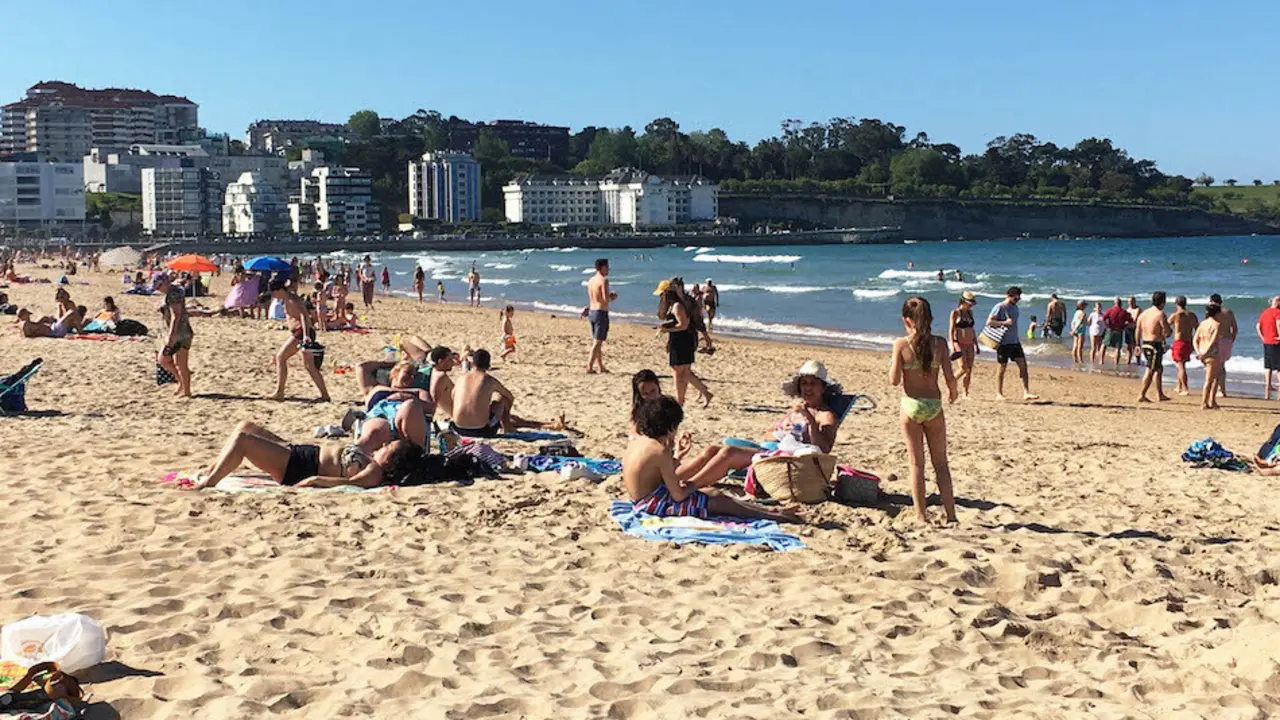 Vista de la segunda playa del Sardinero en Santander, Cantabria. / J.R.