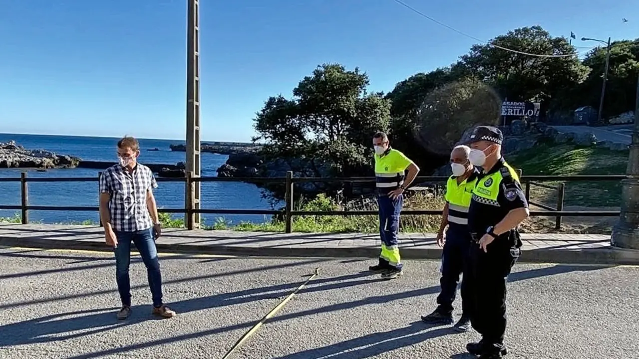 Instalaci&oacute;n de g&aacute;libos para el control de acceso a las playas.