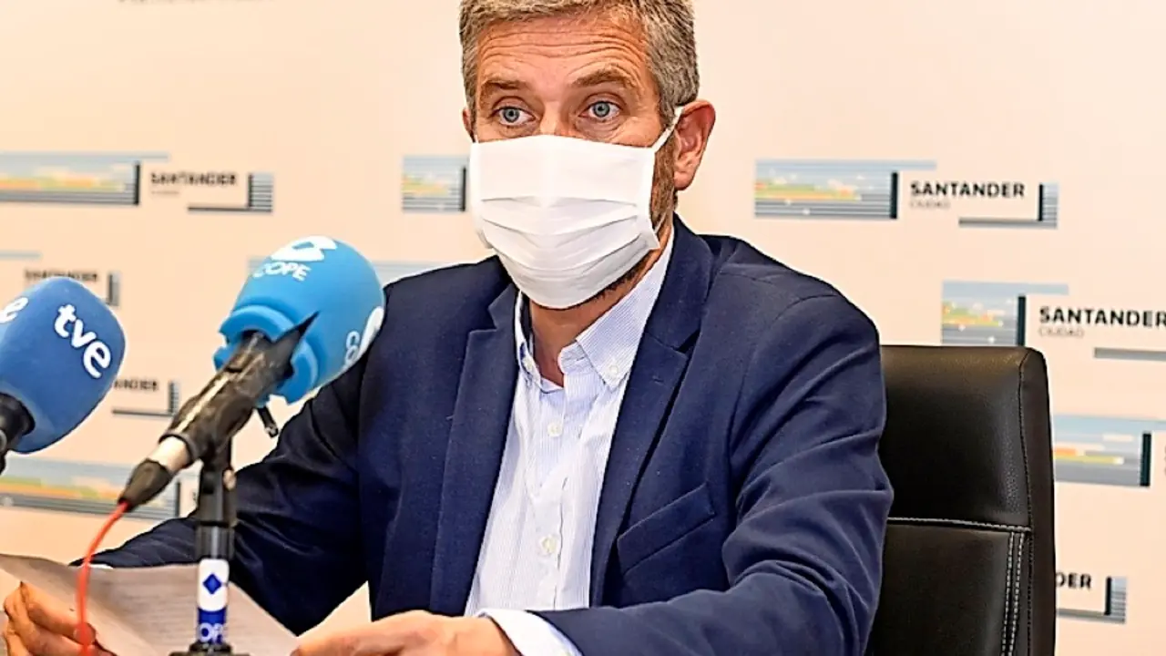 Javier Ceruti en rueda de prensa. / alerta