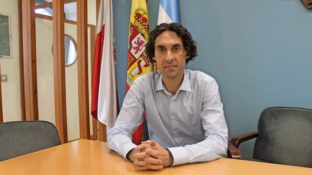 El alcalde de El Astillero, Javier Fern&aacute;ndez Sober&oacute;n. / Alerta