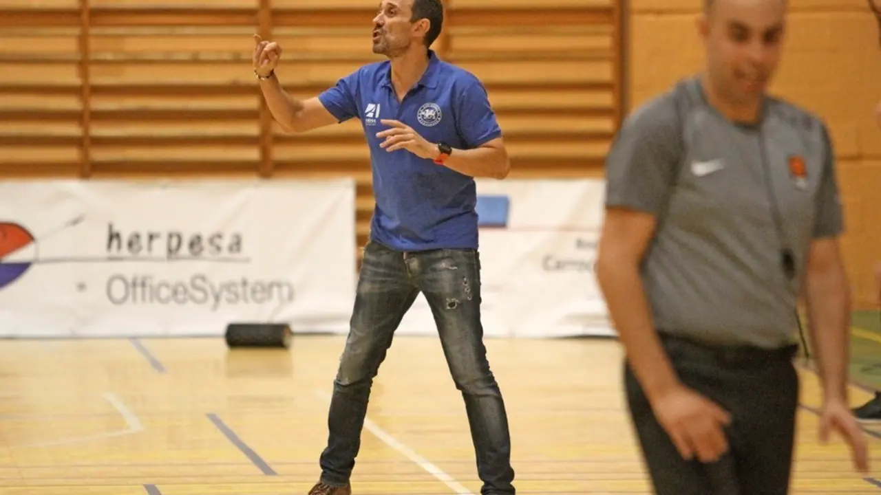 Joaqu&iacute;n Romano seguir&aacute; al frente de la direcci&oacute;n deportiva del Cantbasket 04. / Lanza