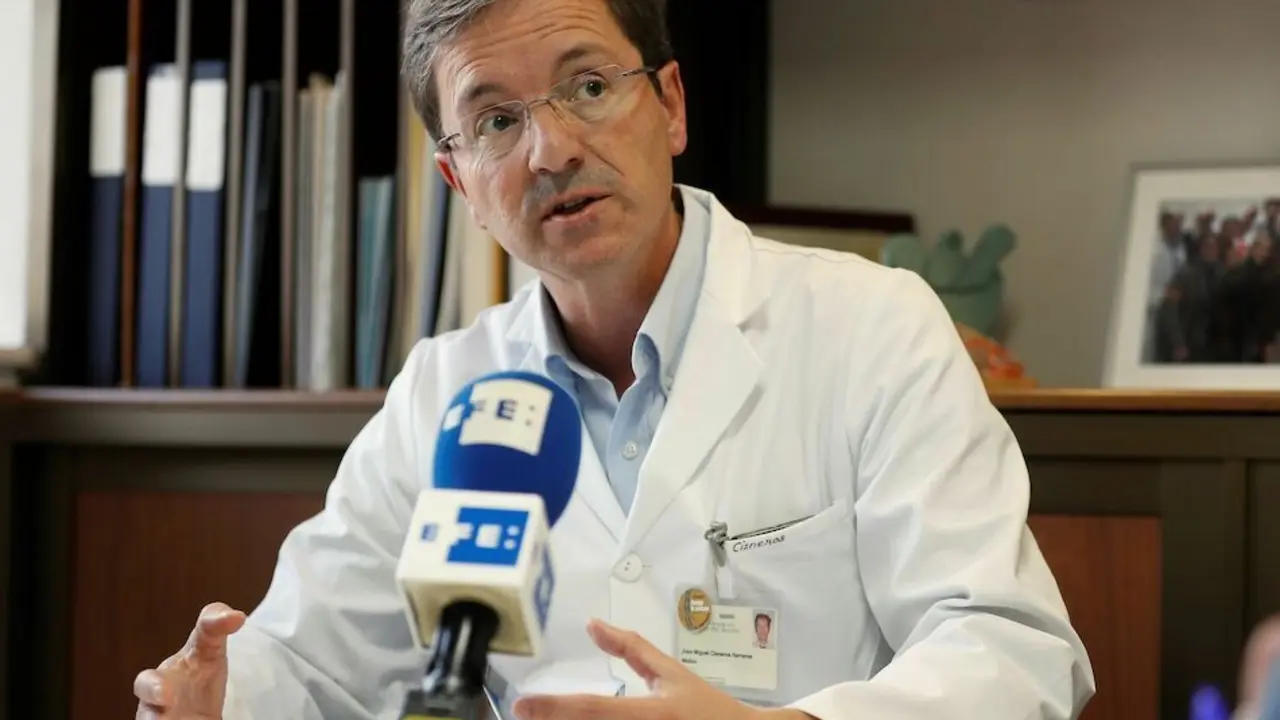 Jos&eacute; Miguel Cisneros, jefe del Servicio de Enfermedades Infecciosas del Hospital Virgen del Roc&iacute;o de Sevilla.