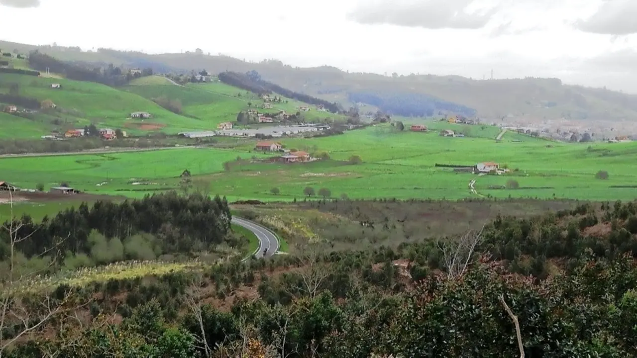 Vista general de los terrenos de La Pasiega en Pi&eacute;lagos. / AlertA