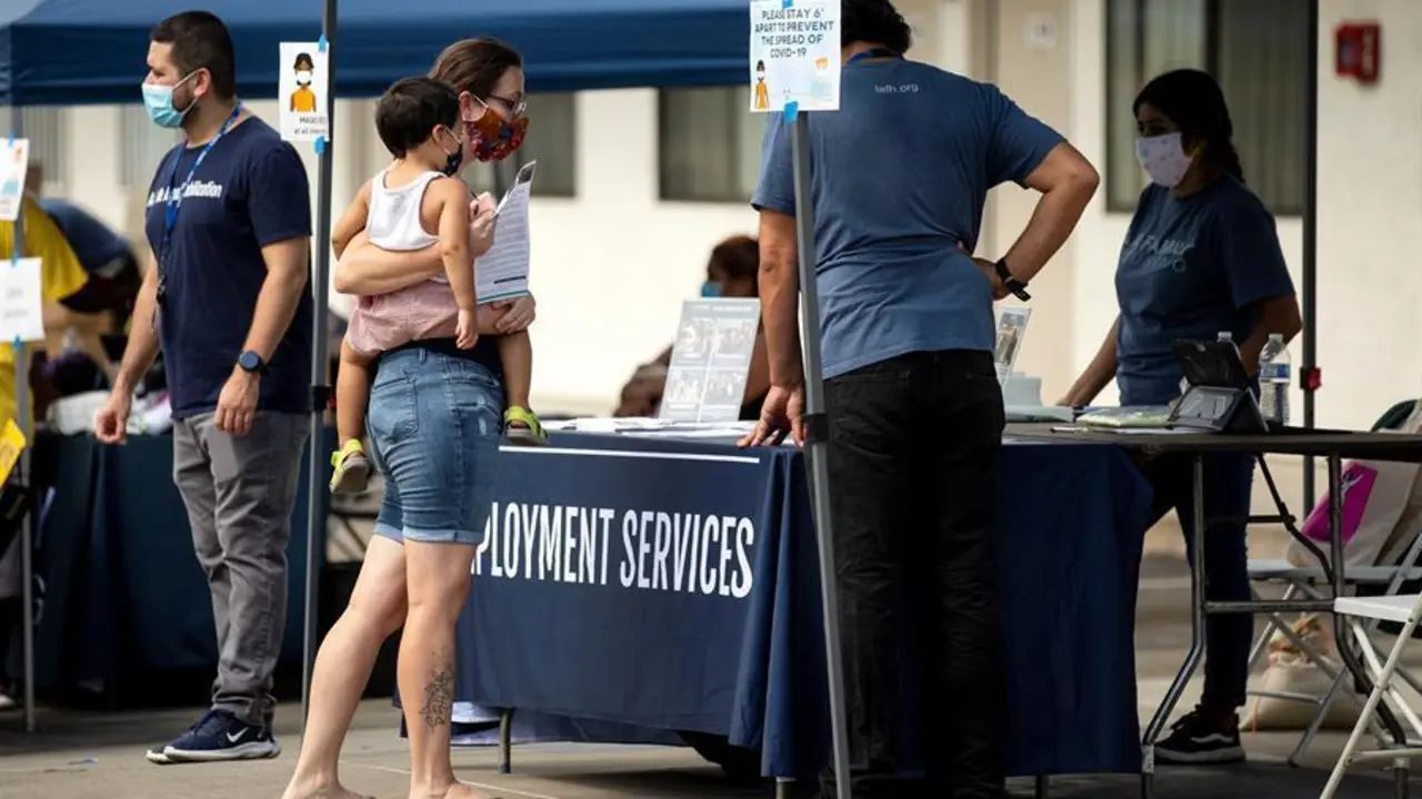 El Instituto de M&eacute;tricas y Evaluaciones de Salud (IHME) de la Universidad de Washington calcula que para las elecciones presidenciales del 3 de noviembre Estados Unidos habr&aacute; superado los 250.000 fallecidos y para el 1 de diciembre los 295.000.EFE/Etienne Laurent
