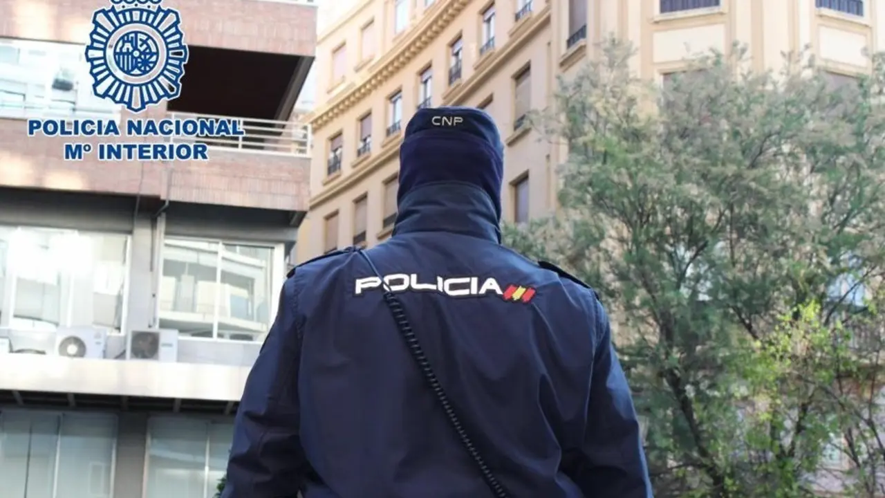 Agente de la Polic&iacute;a Nacional en una foto de archivo