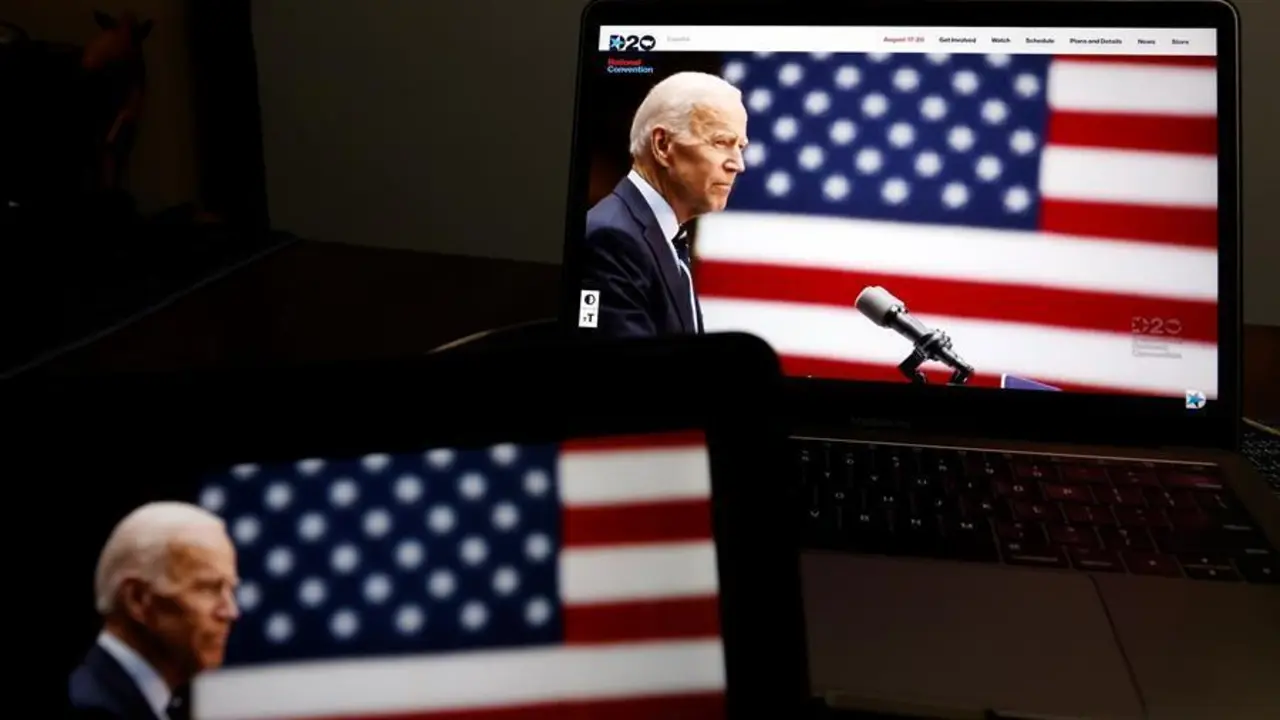 El candidato presidencial dem&oacute;crata Joe Biden, mostrado en una computadora, habla durante la Convenci&oacute;n Nacional Dem&oacute;crata, en la ciudad de Nueva York, el 18 de agosto de 2020. (Elecciones, Estados Unidos, Nueva York) EFE / EPA / JASON SZENES