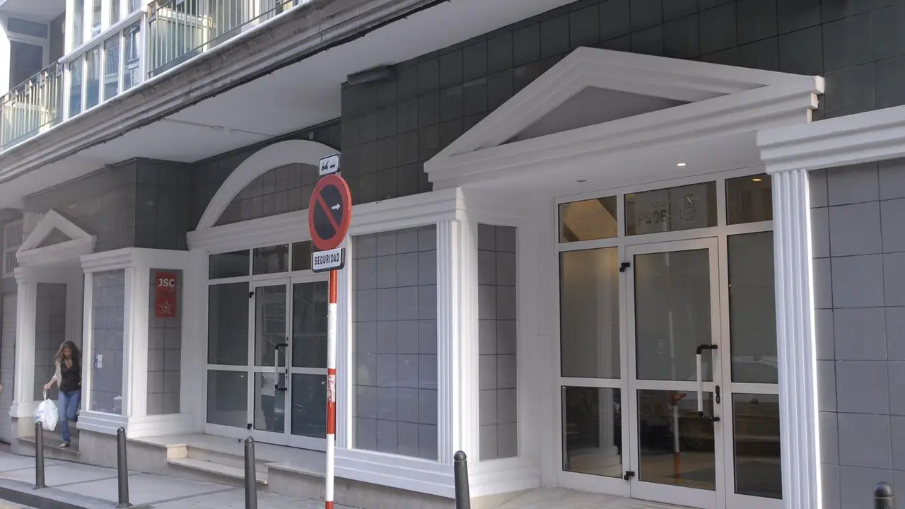 Exterior de la Sede del PSOE de Cantabria. 