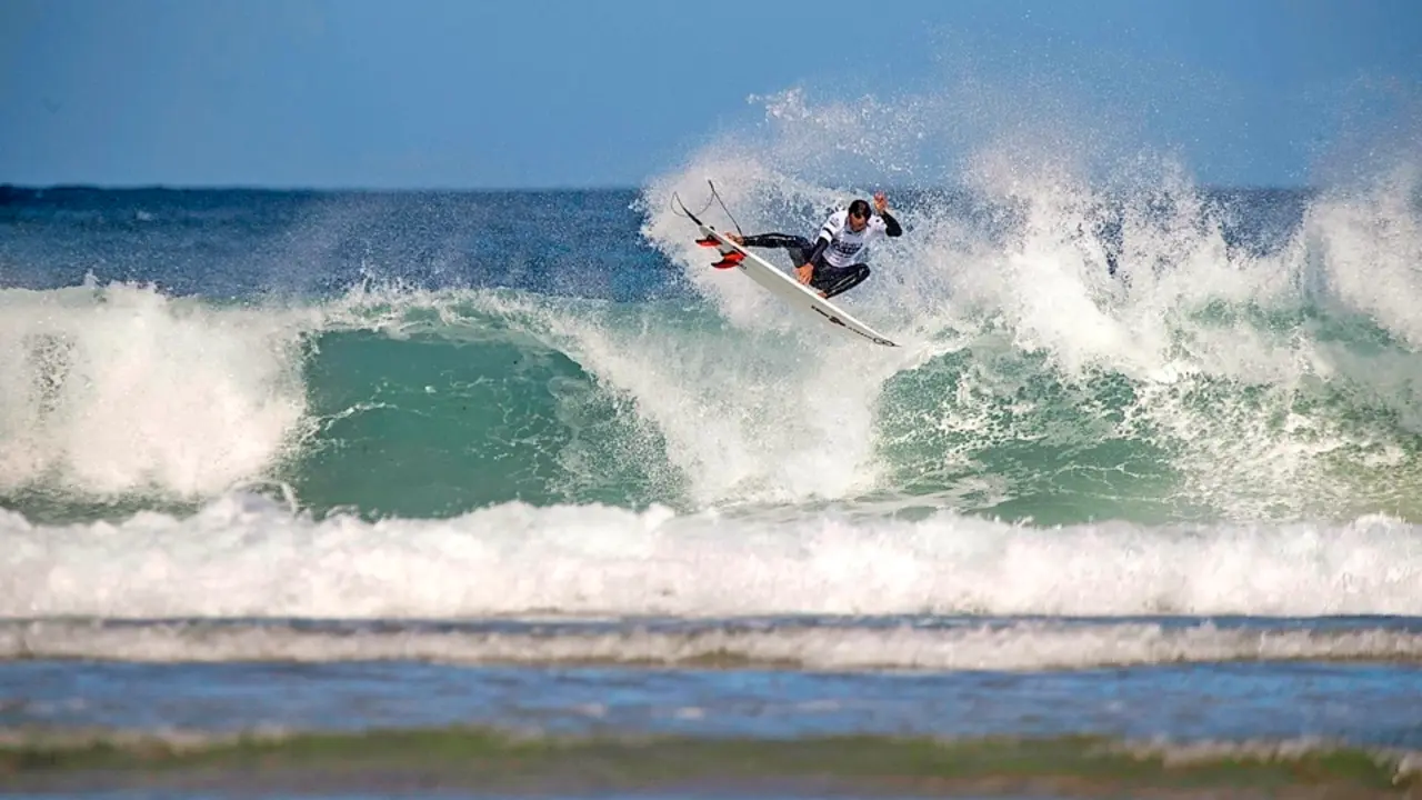 Los surfistas mostraron un gran nivel en Galicia. / classicsurfpro