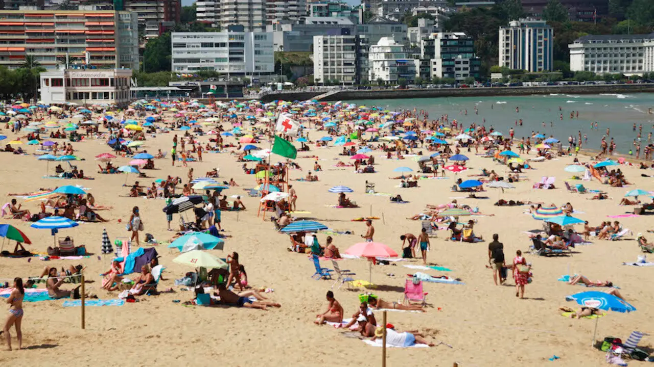 La playa del Sardinero de Santander, Cantabria. / J.R.