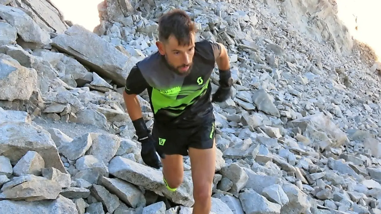 Borja Fern&aacute;ndez, por el complicado terreno que presenta el pico m&aacute;s elevado de los Pirineos -con una altitud de 3.404 metros sobre el nivel del mar-. / ferrer
