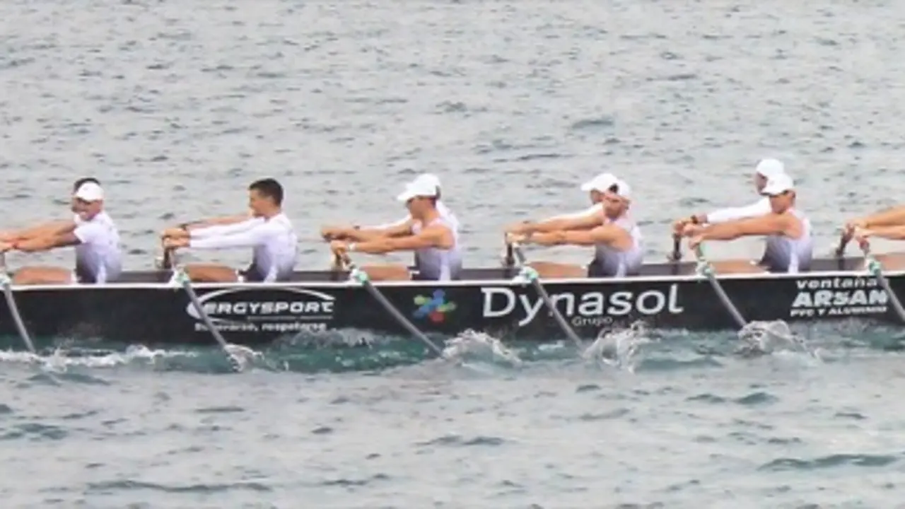 La &lsquo;Pedre&ntilde;era&rsquo;, dominando en solitario la tanda de honor de la regata de ARC 1 ayer en Castro.
