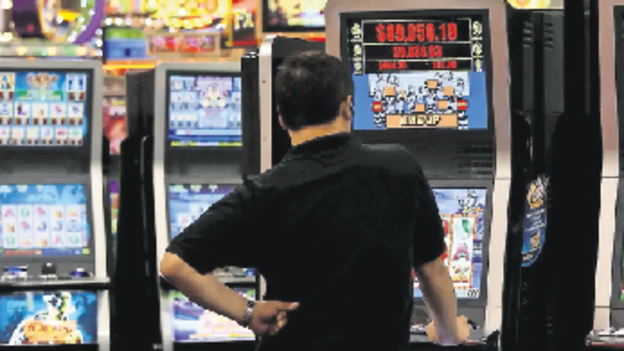 Interior de una sala de juegos. / alerta