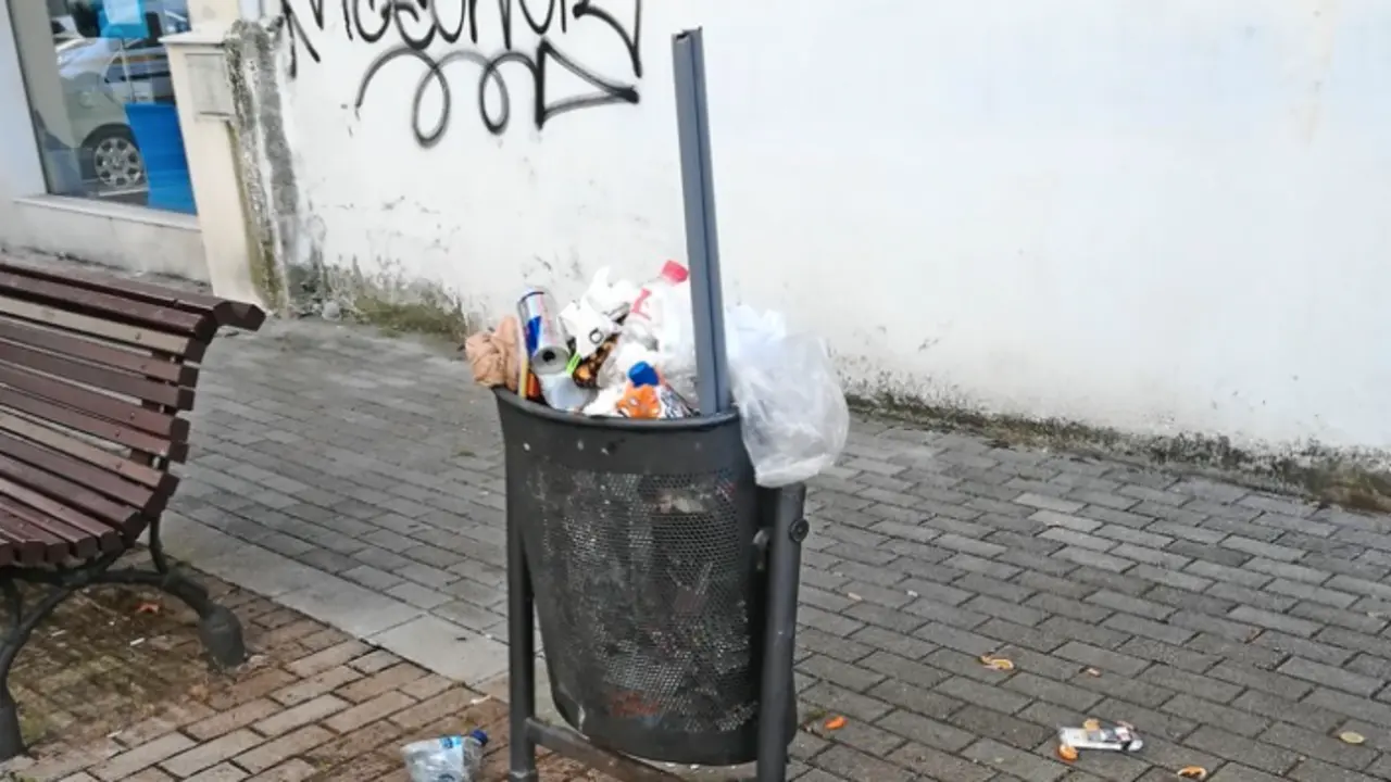 El servicio de recogida de basuras est&aacute; siendo muy criticado. / alerta