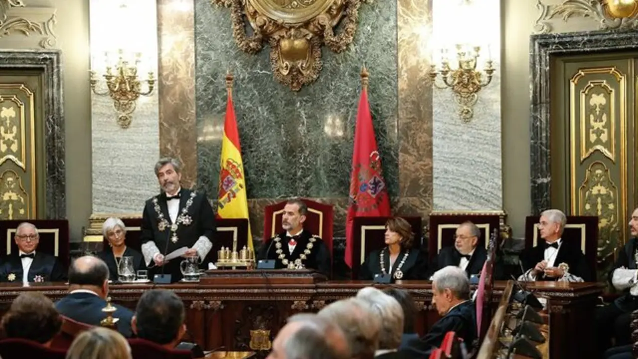 El rey Felipe VI preside el acto de la apertura del a&ntilde;o judicial en el Sal&oacute;n de Plenos del Tribunal Supremo. EFE/ Mariscal/Archivo