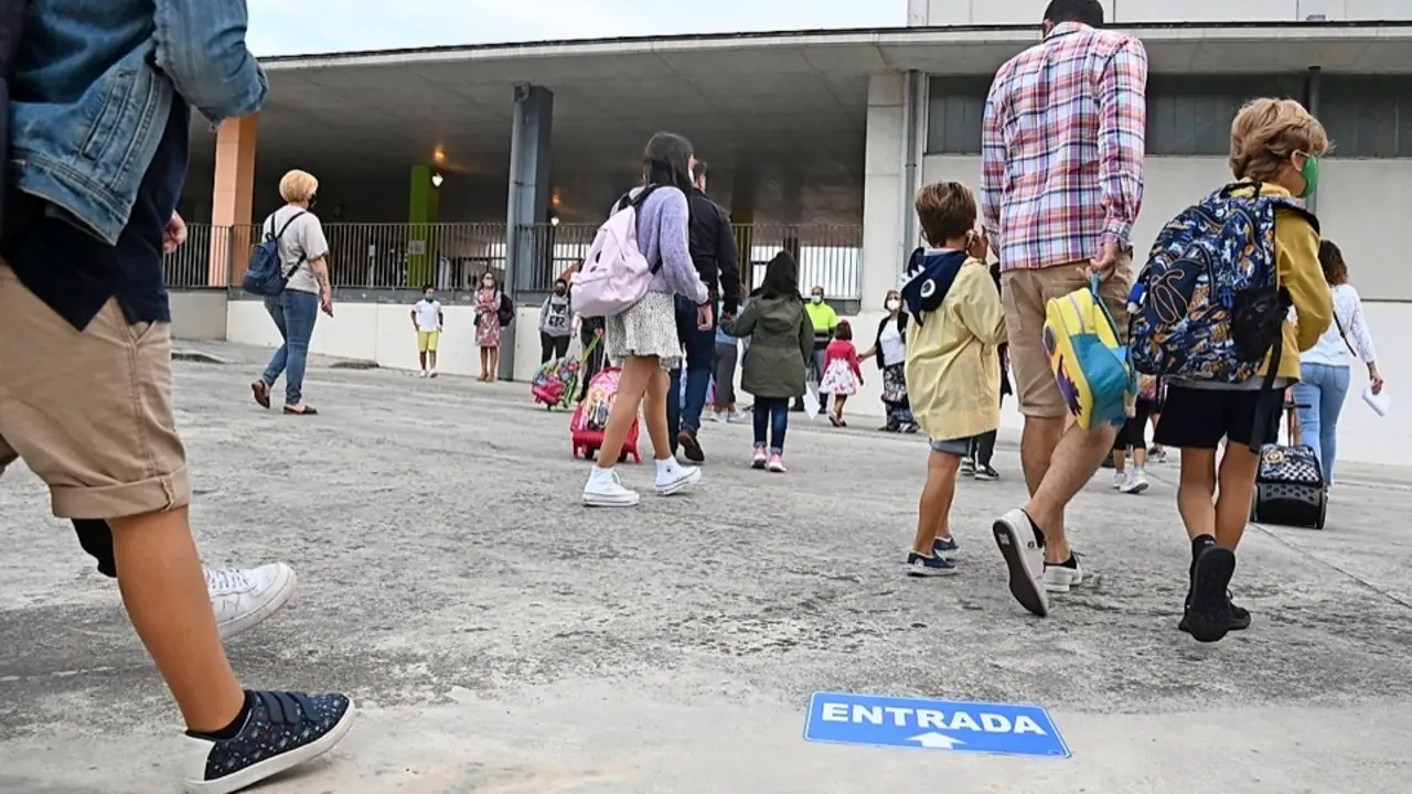 Escolares en el Colegio Cabo Mayor. / HARDY