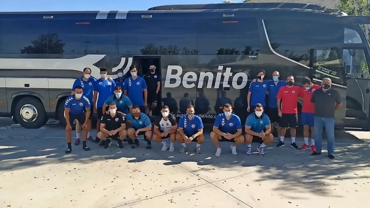 La expedici&oacute;n del Sinf&iacute;n, ayer camino de Puente Genil.