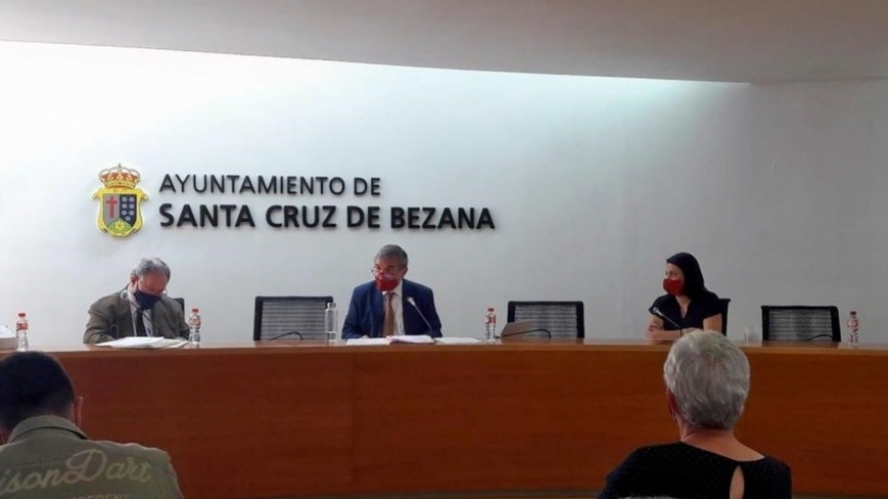 Pleno del Ayuntamiento de Bezana. / ARCHIVO