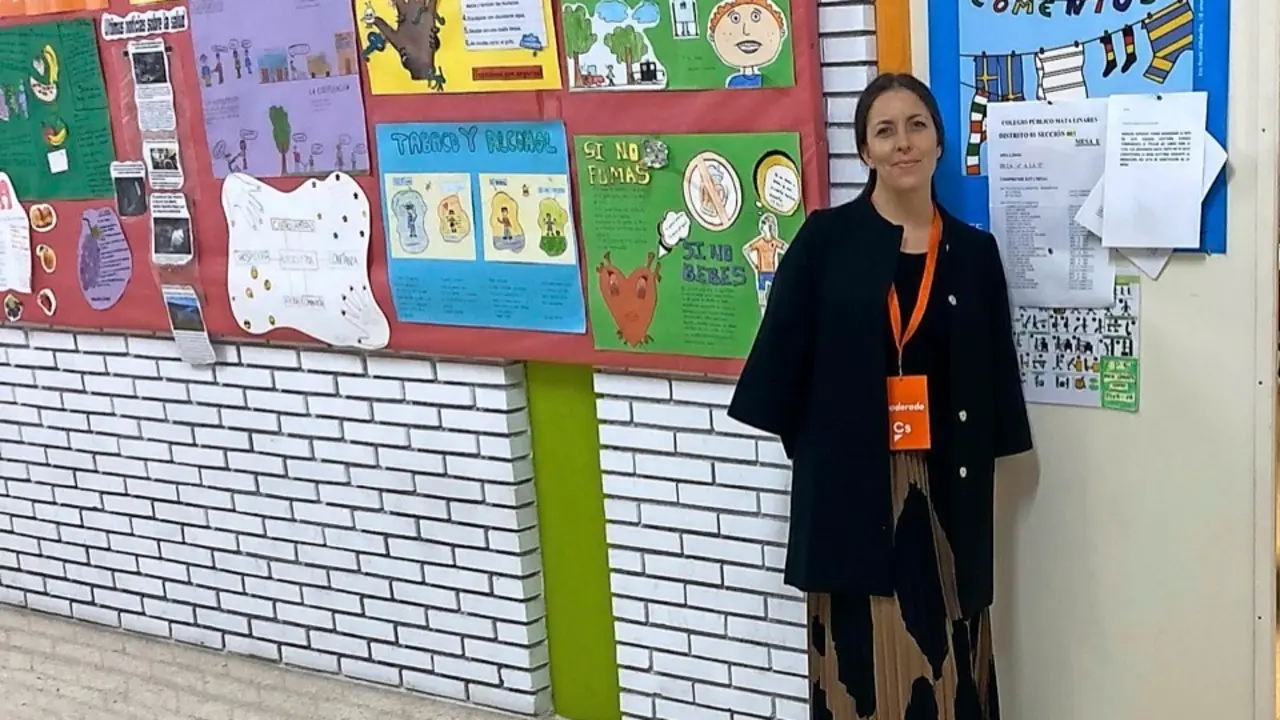 La Concejal&iacute;a de Educaci&oacute;n del Ayuntamiento de San Vicente de la Barquera, &Aacute;frica &Aacute;lvarez. / ALERTA