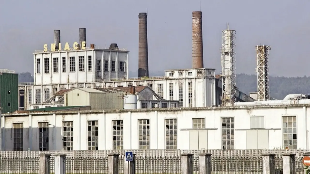 F&aacute;brica de Sniace en Torrelavega. / alerta