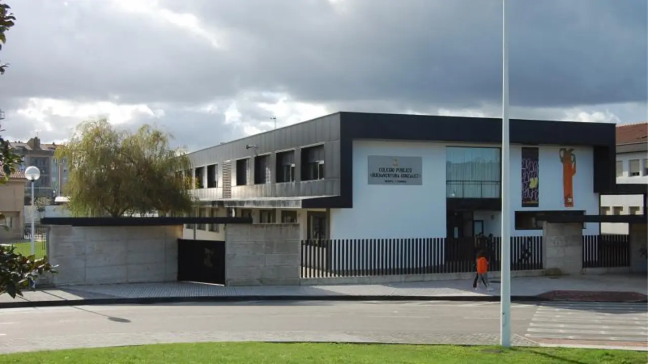 El CEIP Buenaventura Gonz&aacute;lez de Santa Cruz de Bezana. / alerta