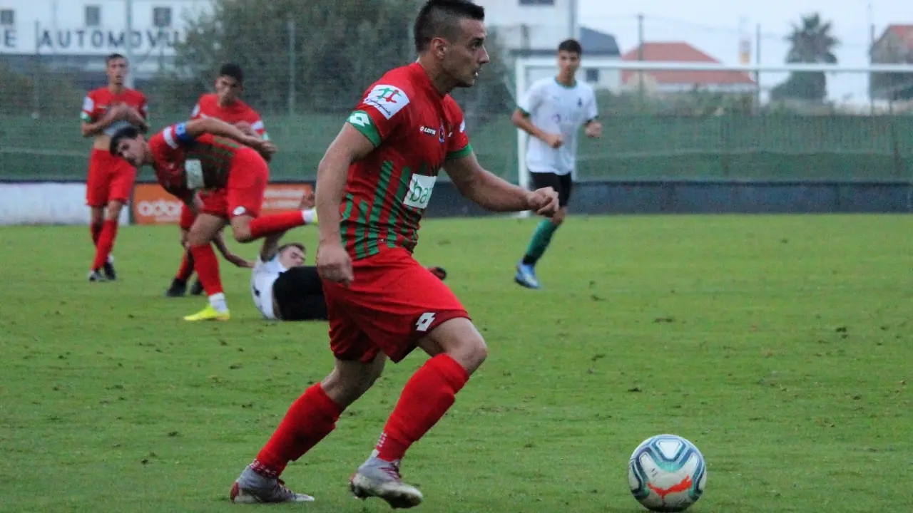 Un jugador de la Gimn&aacute;tica