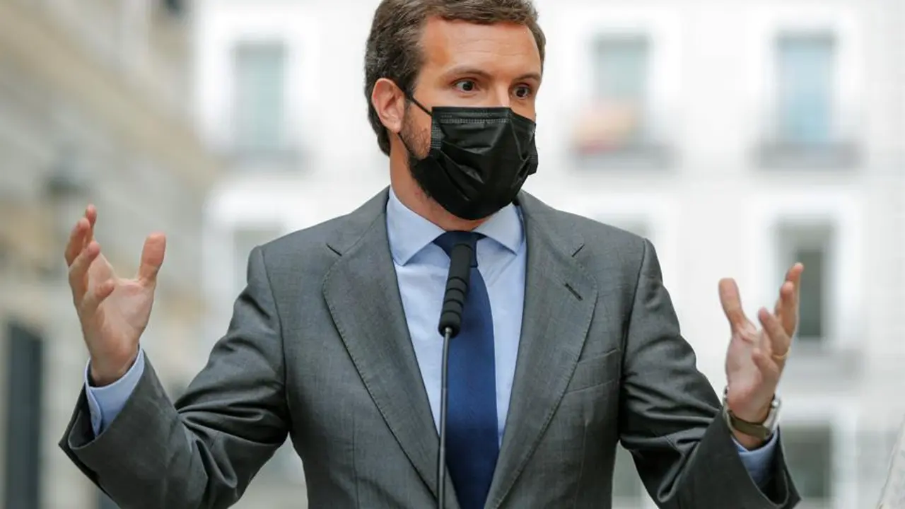 El l&iacute;der del PP, Pablo Casado, ha anunciado que su partido recurrir&aacute; ante el Tribunal Supremo los indultos a los presos del "proc&eacute;s" si llegan a aprobarse. EFE/ Emilio Naranjo