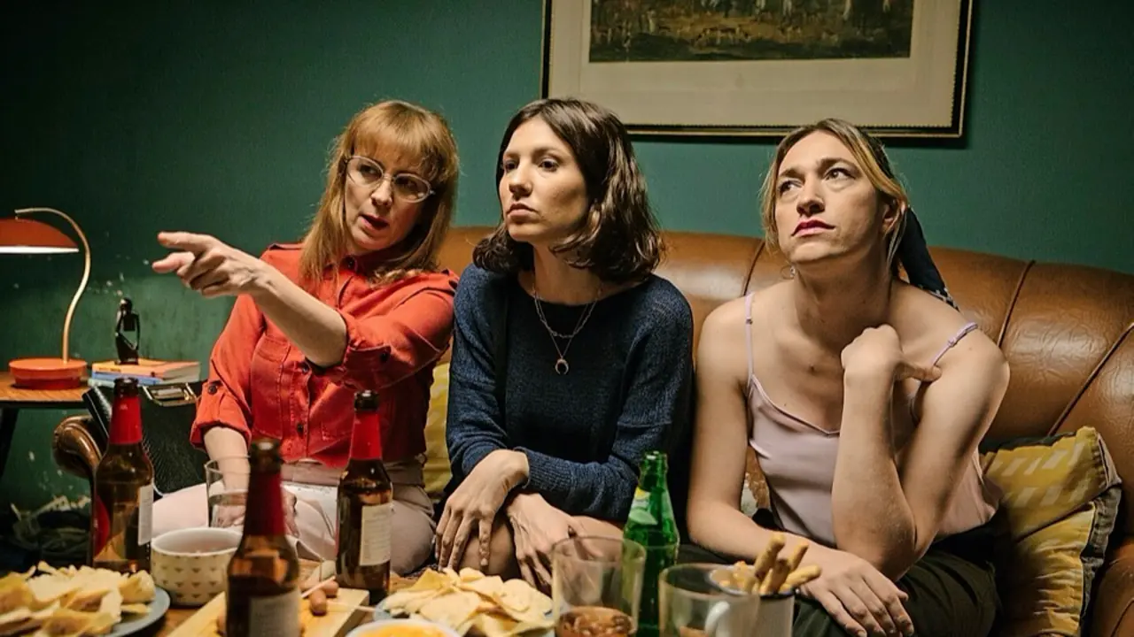 Fotograma del corto &lsquo;Nul&iacute;paras&rsquo; de Fabia Castro proyectado ayer mi&eacute;rcoles al inicio del XXI Festival de Torrelavega en el Teatro Concha Espina de Torrelavega. / alerta