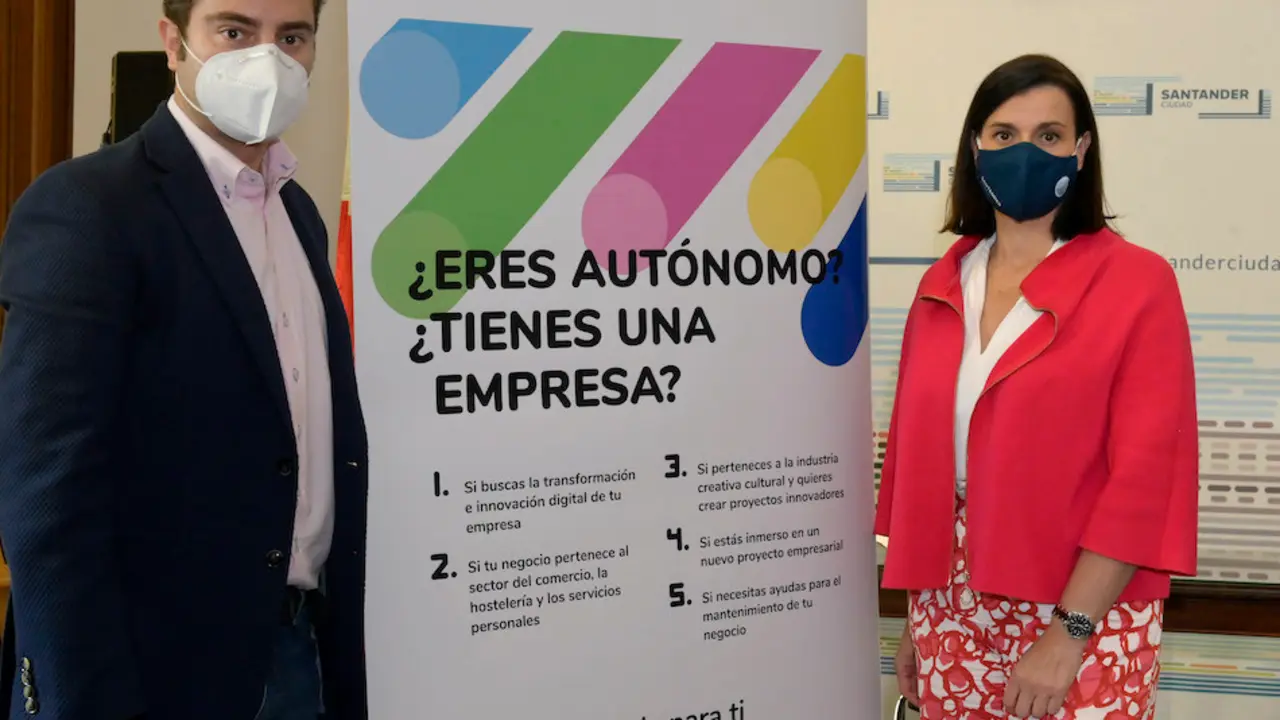 El concejal de Empleo y Desarrollo Empresarial, Daniel Portilla y la alcaldesa de Santander Gema Igual. / ALERTA