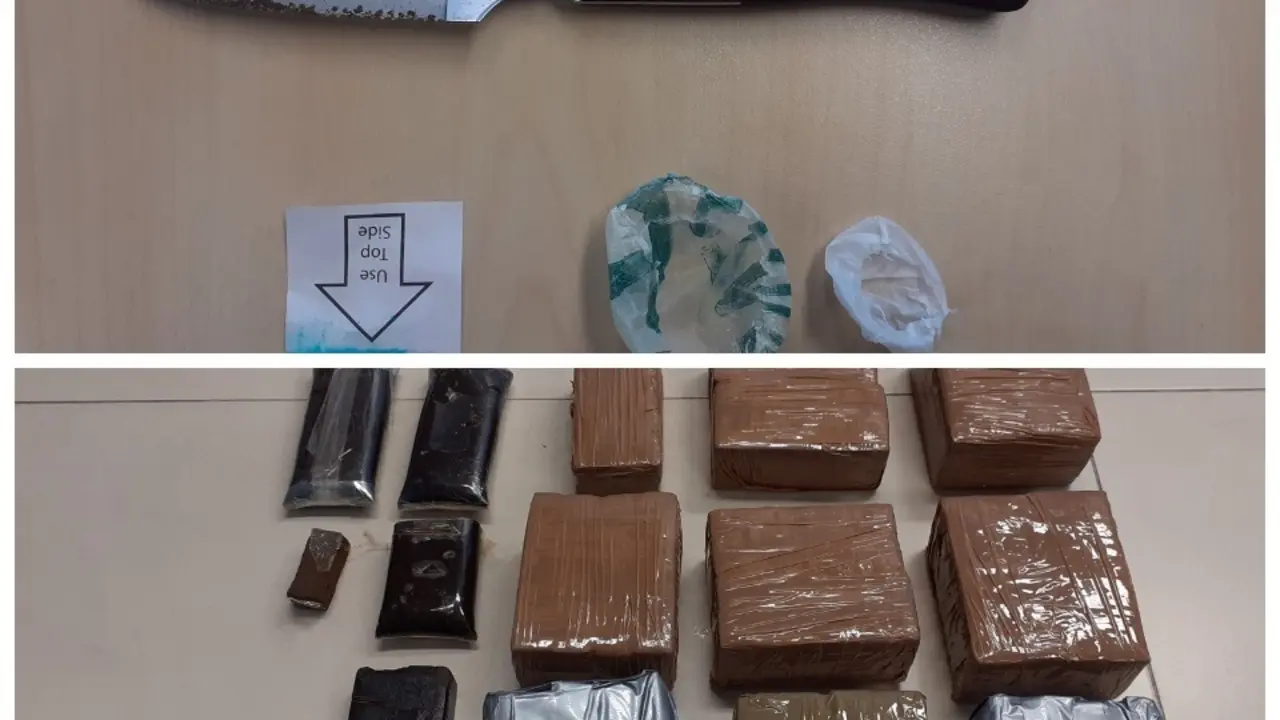 Los agentes incautaron 10 kg de hach&iacute;s. / Polic&iacute;a Nacional