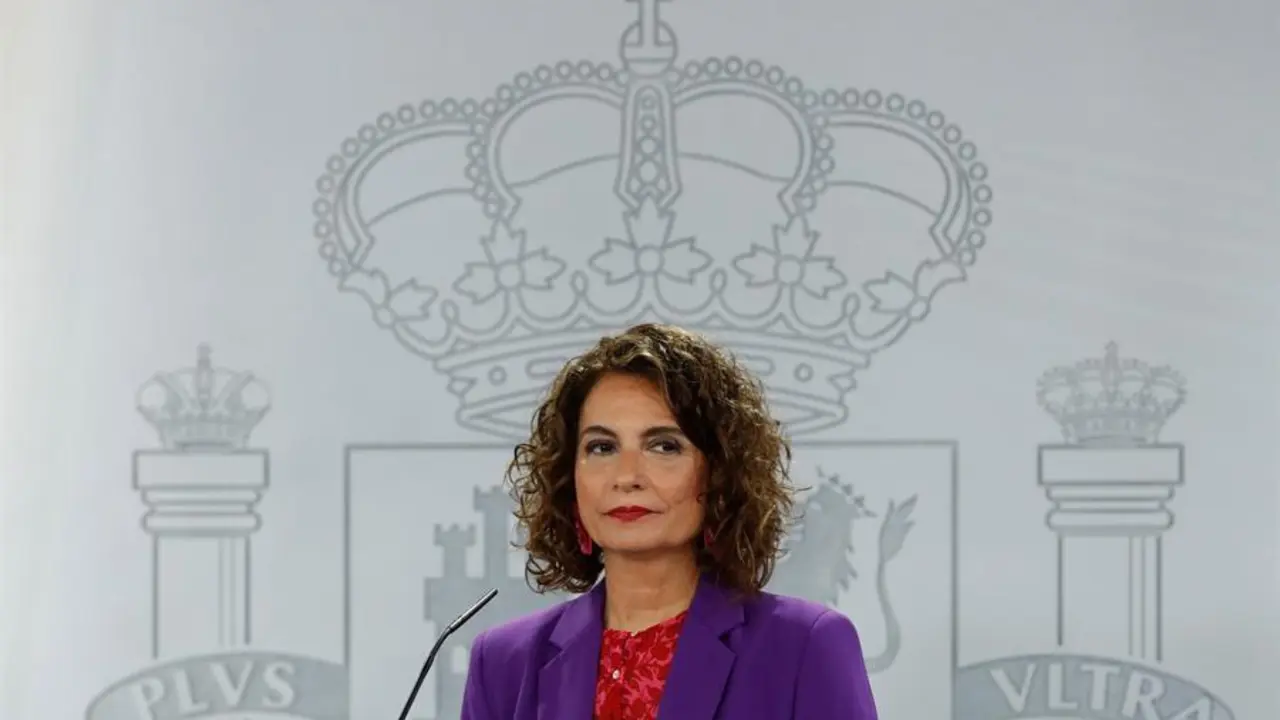 La ministra portavoz, del Gobierno, Mar&iacute;a Jes&uacute;s Montero, en la rueda de prensa tras el Consejo de Ministros. / EFE