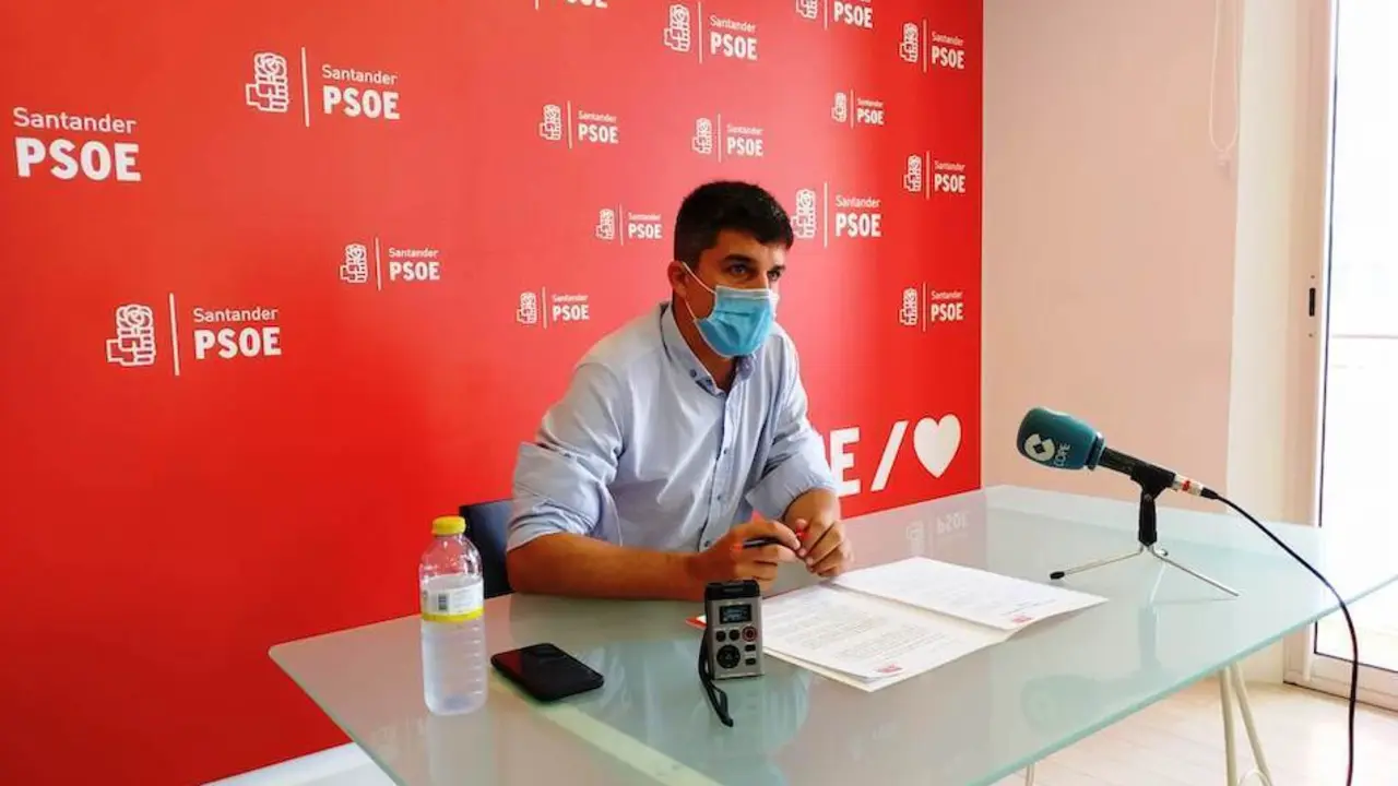 El portavoz del grupo socialista, Daniel Fern&aacute;ndez. / ALERTA