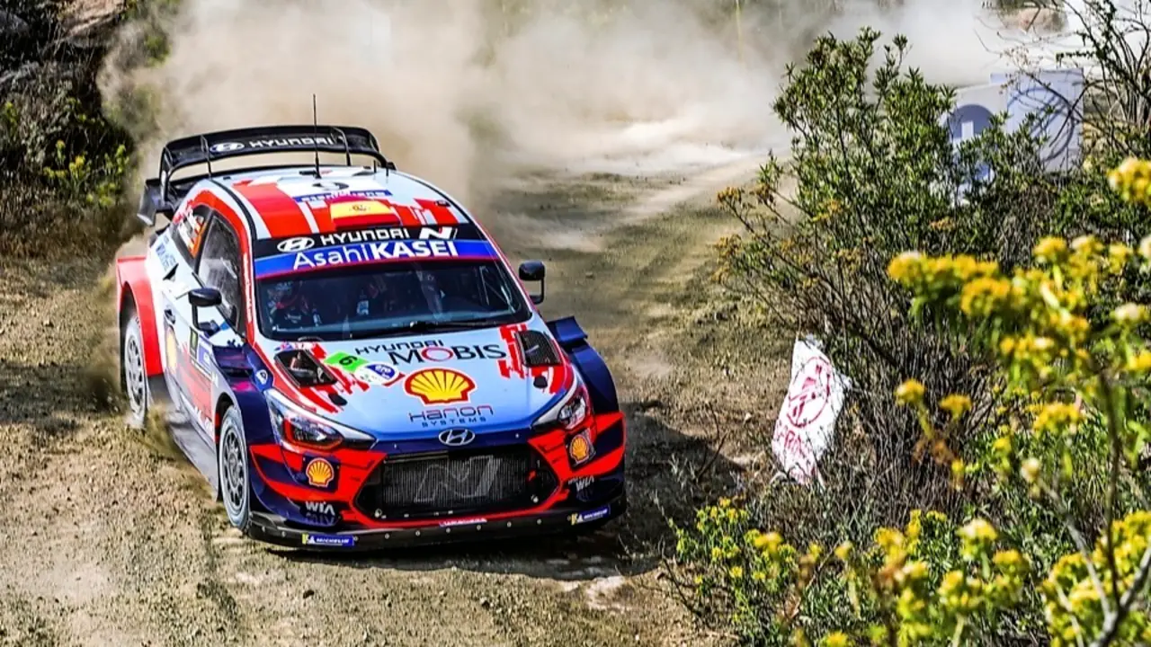 Dani Sordo en su Hyundai durante un rally. / alerta