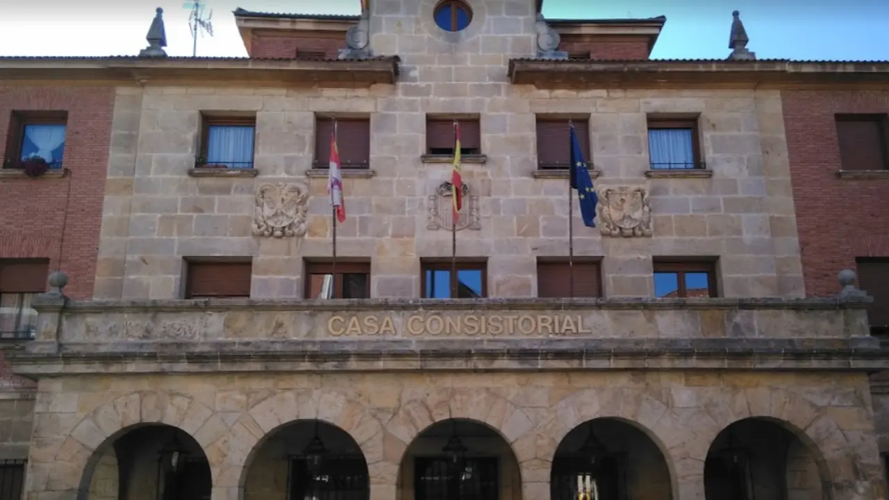 Fachada del Ayuntamiento de Aguilar de Campoo.