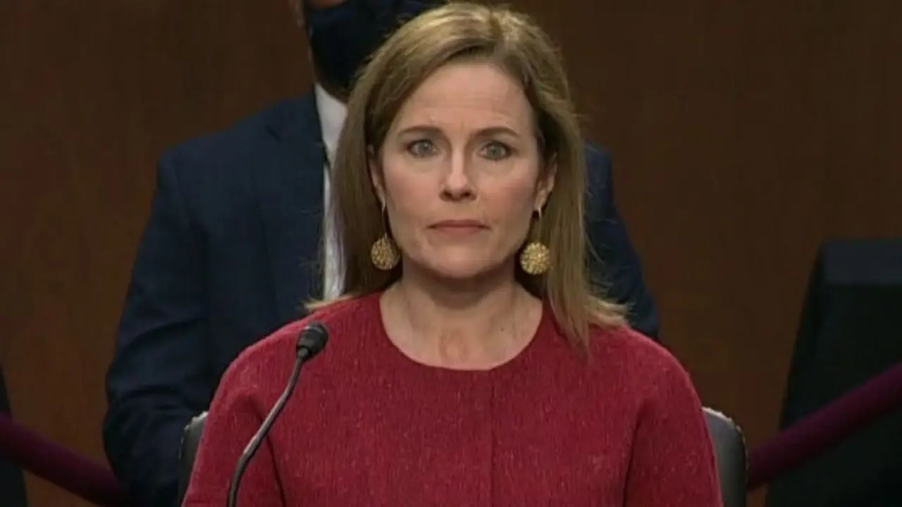 La jueza ultraconservadora Amy Coney Barrett, nominada para el Tribunal Supremo por el presidente de EE.UU., Donald Trump, encaj&oacute; este martes los golpes de los senadores dem&oacute;cratas sin perder la compostura y sin ofrecer siquiera una pista acerca de c&oacute;mo fallar&aacute; en casos tan importantes relacionados con el aborto o el futuro del Obamacare.