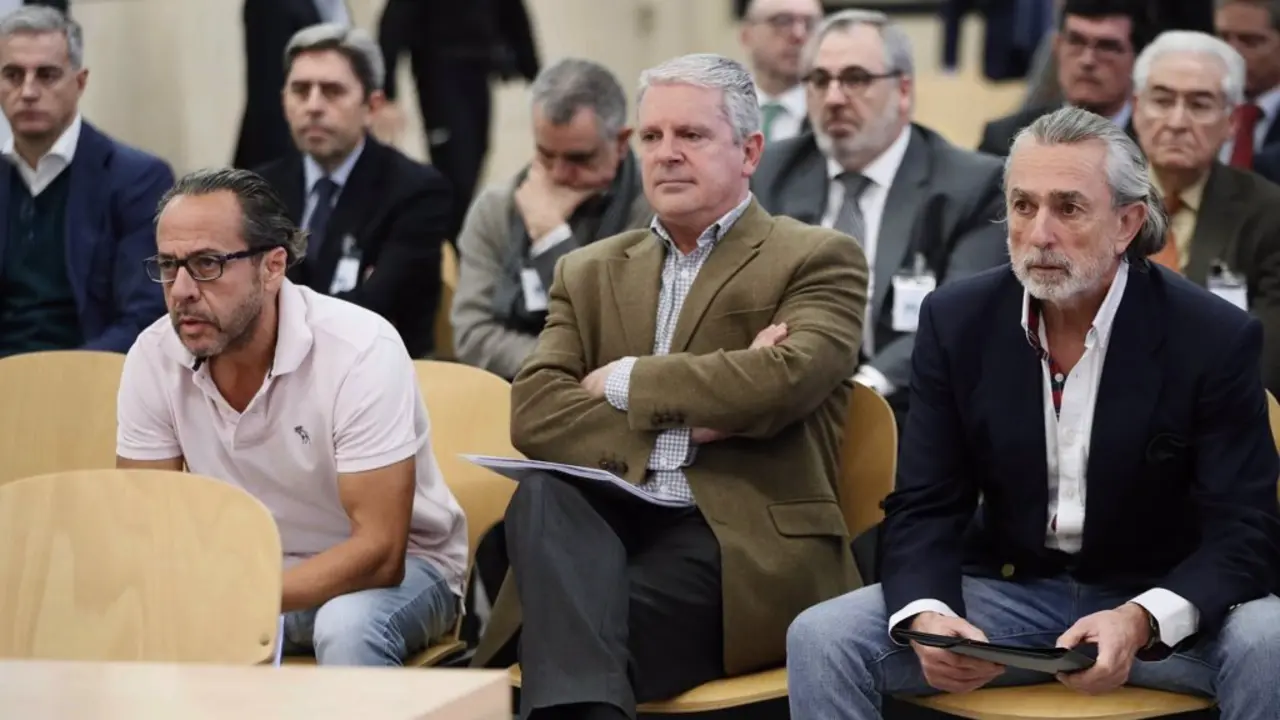 &Aacute;lvaro P&eacute;rez Alonso 'El Bigotes', Pablo Crespo y Francisco Correa en el juicio que se celebra en la Audiencia Nacional. - POOL