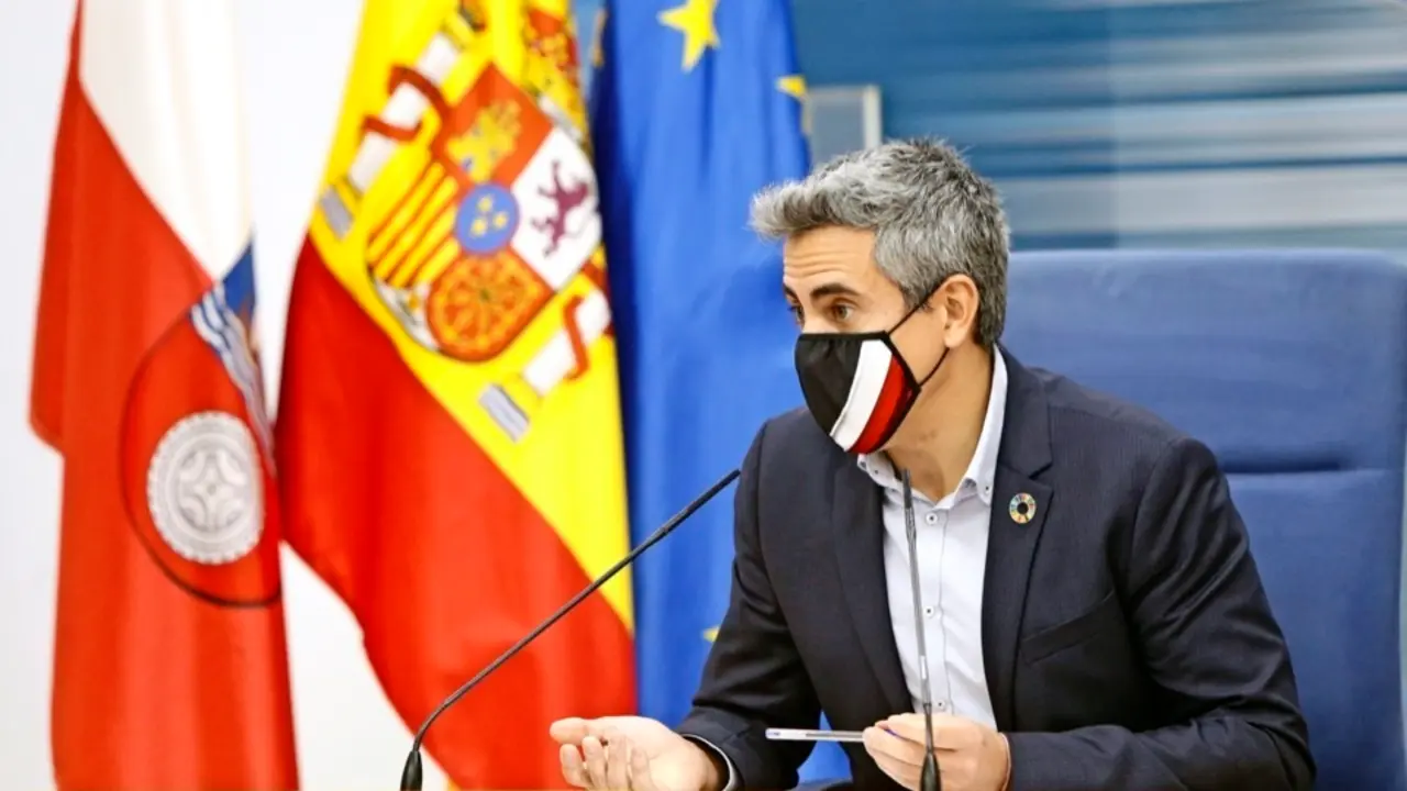 Pablo Zuloaga en la rueda de prensa en la que inform&oacute; de los acuerdos del Consejo de Gobierno. / alerta
