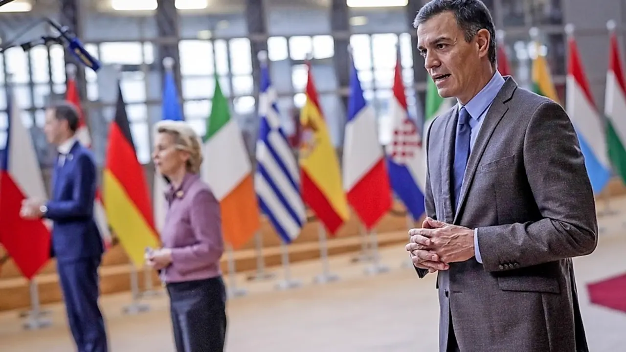 El presidente del Gobierno, Pedro S&aacute;nchez en la cumbre de Bruselas. / efe