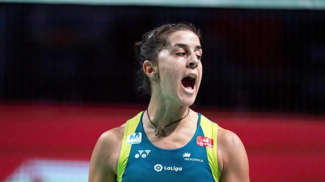 La espa&ntilde;ola Carolina Mar&iacute;n certific&oacute; este s&aacute;bado su clasificaci&oacute;n para la final del Abierto de Dinamarca de b&aacute;dminton al vencer, por 21-17 y 21-11, a la alemana Yvonne Li.