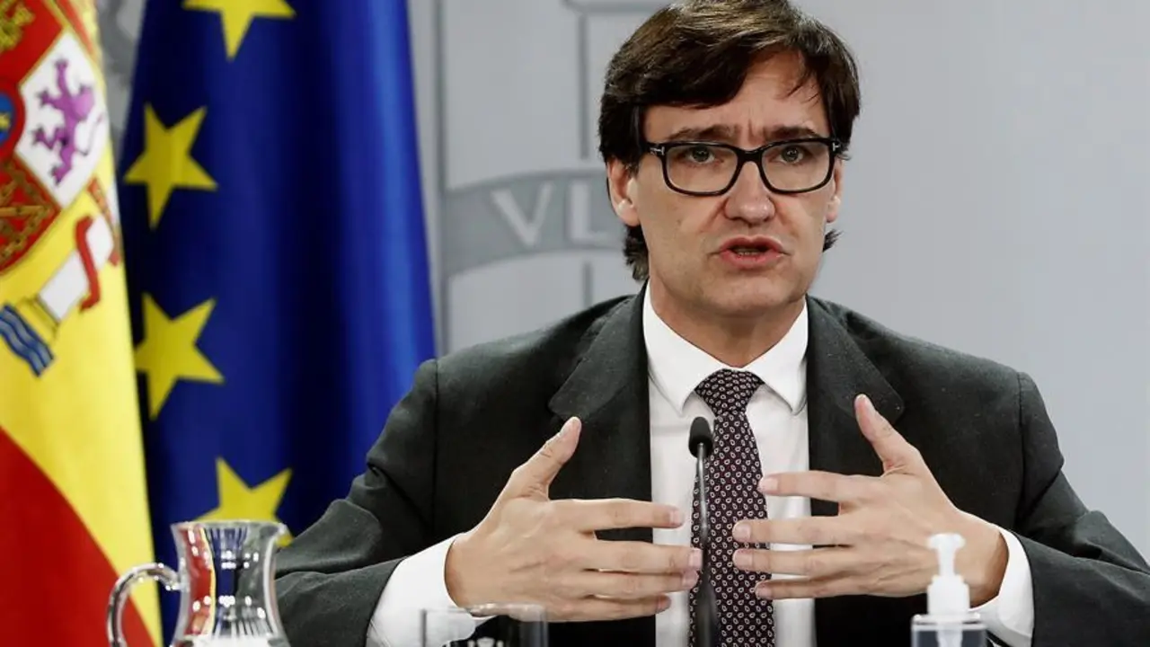 El ministro de Sanidad, Salvador Illa durante su intervenci&oacute;n en la rueda de prensa posterior a la reuni&oacute;n semanal del Consejo de ministros, este martes en Moncloa. EFE/ Mariscal